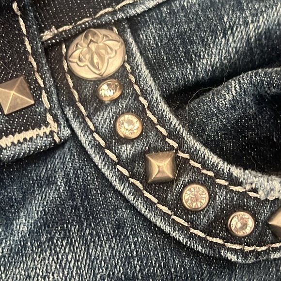 MISS ME Gorgeous Straight Leg Embellished Jeans Size 27 - Picture 5 of 10
